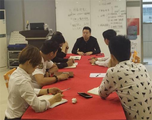 源派走進(jìn)丑小鴨美業(yè)，開(kāi)展微信營(yíng)銷(xiāo)培訓(xùn)